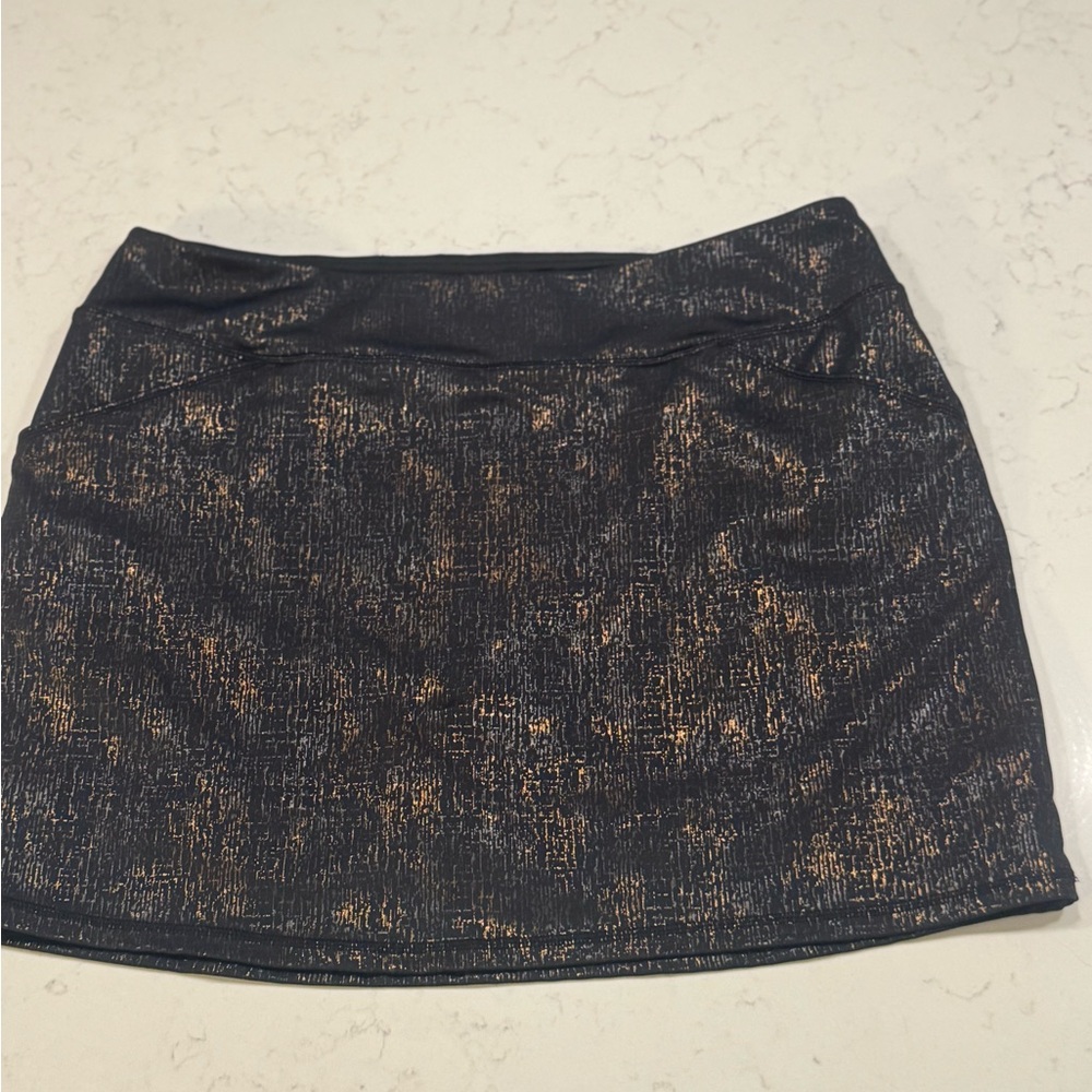 Lilly Pulitzer Luxletic Sabbia Skort Athletic Black With Gold Print Size XL EUC